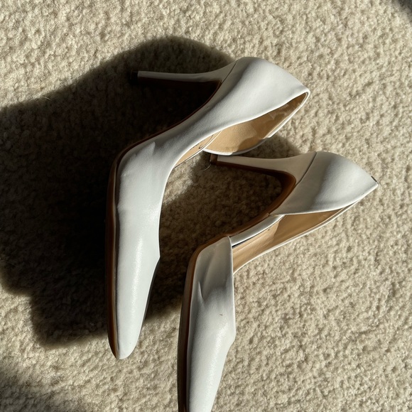 XX SOLD XX Jessica Simpson white d’orsay heels sz 6.5 - Picture 4 of 6